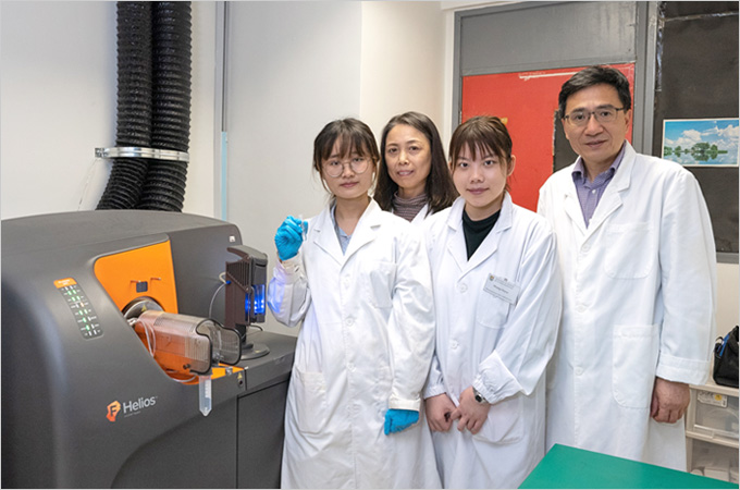 Professor Hongzhe Sun and his team receive the Royal Society of Chemistry's 2023 Dalton Horizon Prize