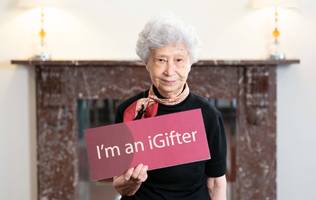 Be an iGifter and get a Rosie Young Scarf
