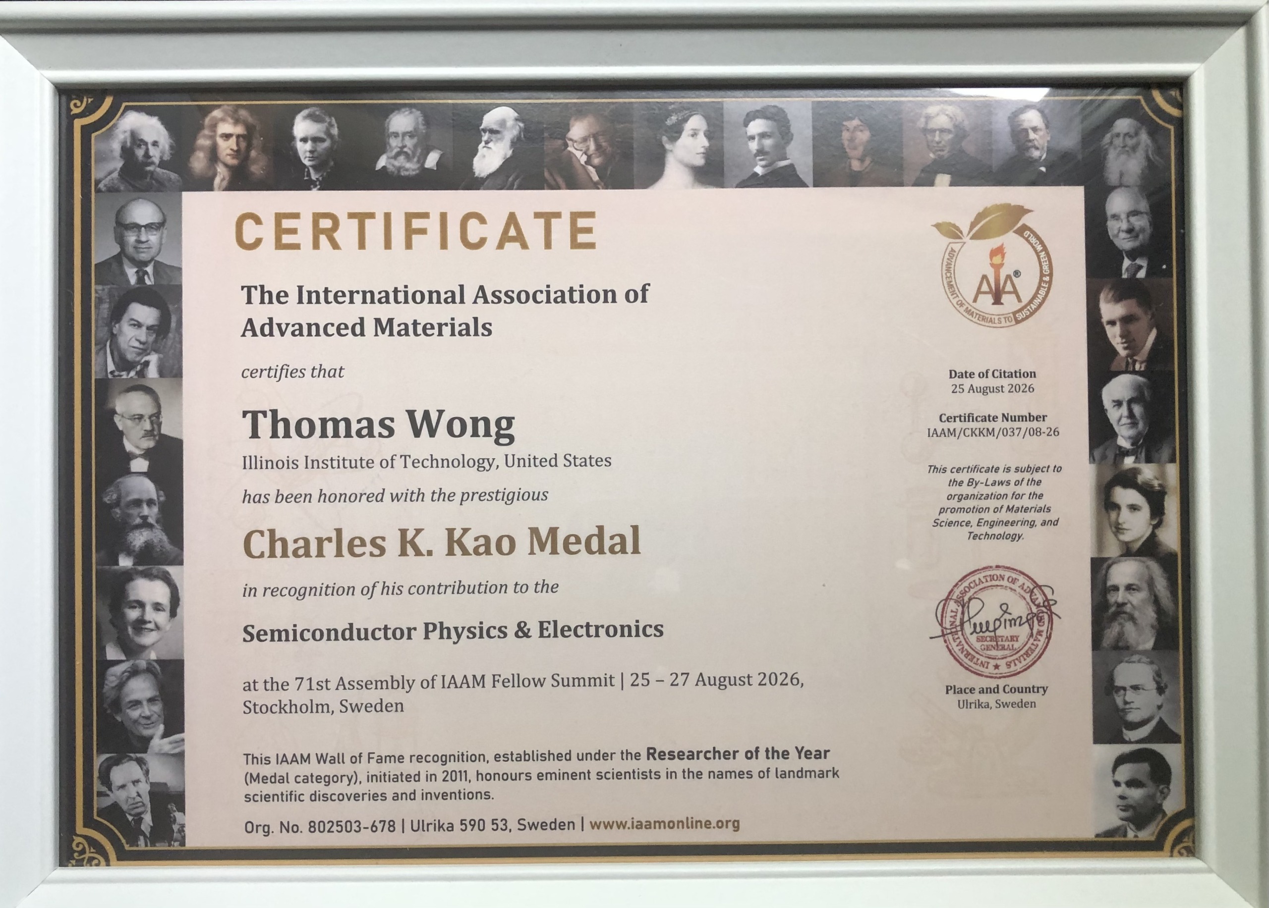 Professor Thomas T Y Wong receives the Charles K. Kao Medal